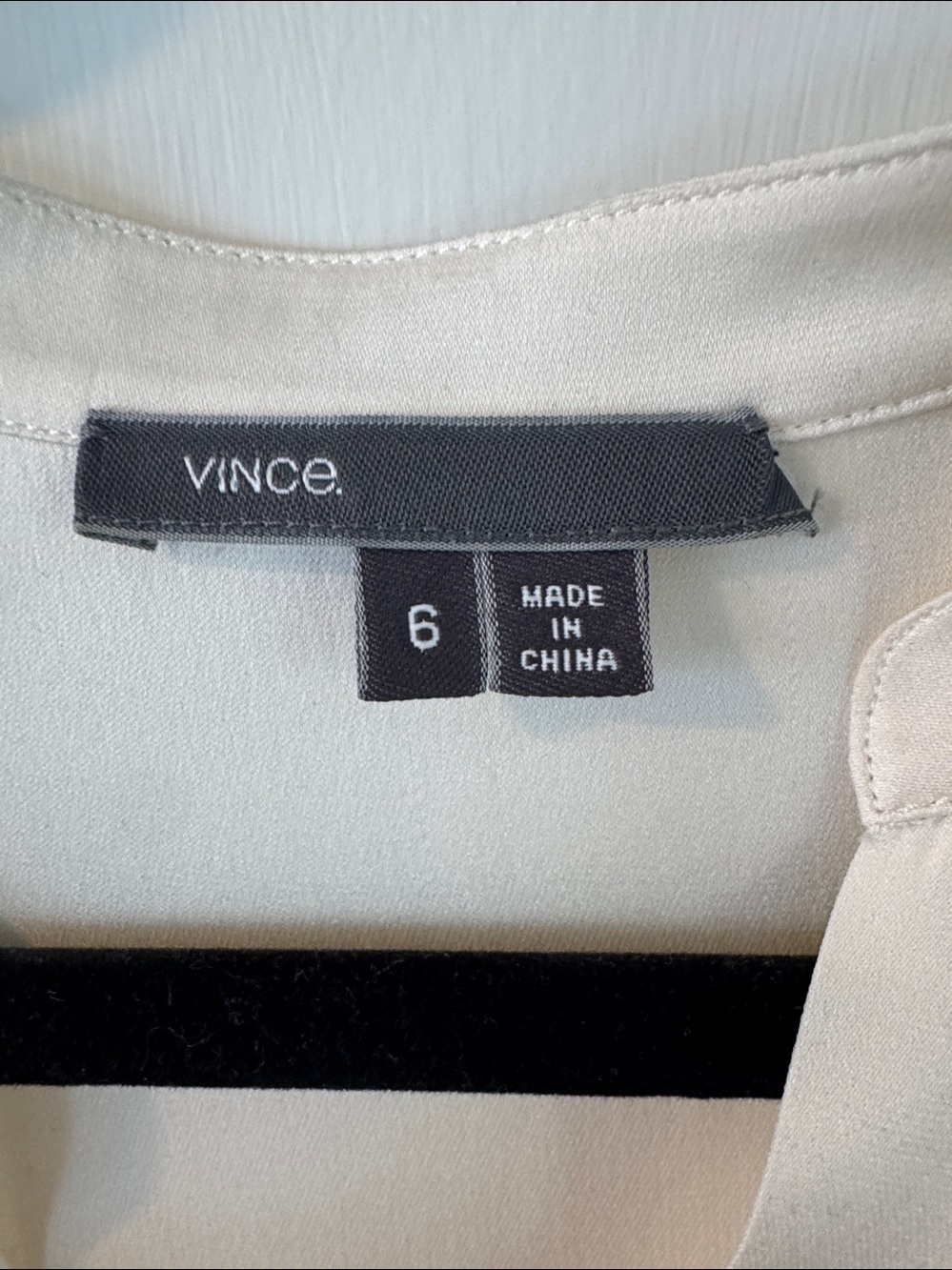 Vince Ivory V-Neck Long-Sleeve Blouse Size M - Picture 2 of 5